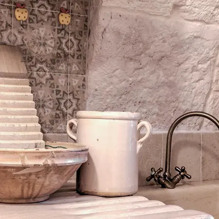 Trulli Elios *