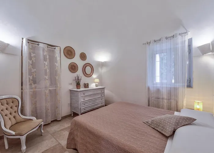 Trulli Elios בית הארחה *