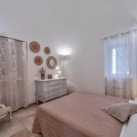 Trulli Elios Πανσιόν *